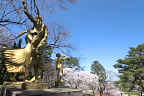 平和の像(春) - 富士森公園