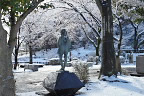 雪、彫刻「希望」 - 片倉城跡公園