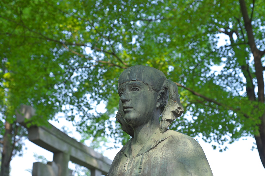 夏、彫刻「希望」2 - 片倉城跡公園