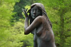 春、彫刻「春を感じて」2 - 片倉城跡公園