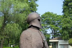 夏、彫刻「アテネの戦士」2- 片倉城跡公園
