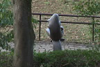 彫刻「夢につつまれ」背面 - 片倉城跡公園