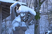 雪、彫刻「長い髪」2 - 片倉城跡公園
