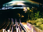 緑と都市の館 吊り橋型観客ステージ